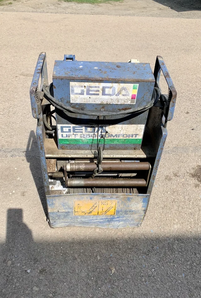 Motor GEDA před renovací, detail
